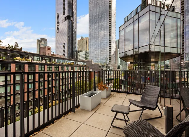 $3,450,000 | 21-30 44th Drive, Unit 6A | Long Island City