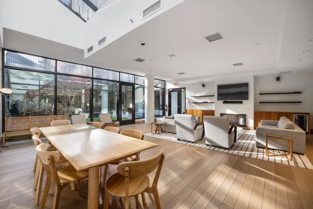 $3,450,000 | 21-30 44th Drive, Unit 6A | Long Island City