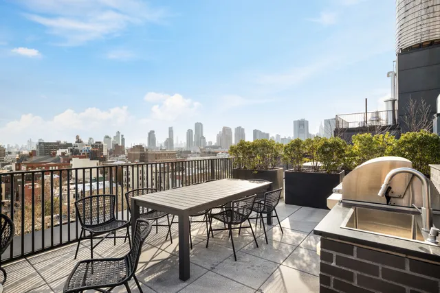 $3,450,000 | 21-30 44th Drive, Unit 6A | Long Island City