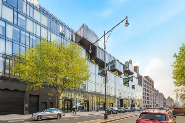 $3,450,000 | 21-30 44th Drive, Unit 6A | Long Island City