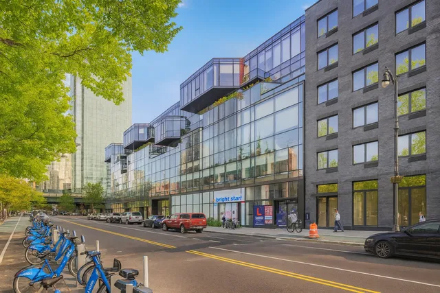 $3,450,000 | 21-30 44th Drive, Unit 6A | Long Island City