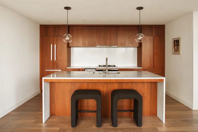 $3,450,000 | 21-30 44th Drive, Unit 6A | Long Island City