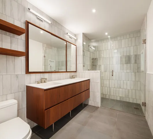 $3,450,000 | 21-30 44th Drive, Unit 6A | Long Island City