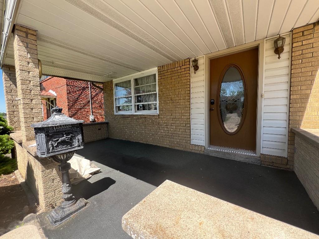 607 Lindsay Road Carnegie, PA 15106 - Photo 2 of 30 Gallery Image 2