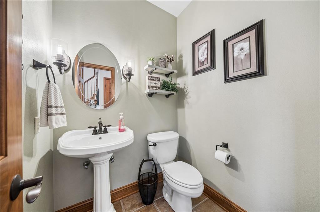 1098 Government Road Irwin, PA 15642 - Photo 23 of 50