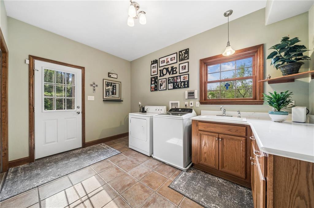 1098 Government Road Irwin, PA 15642 - Photo 24 of 50