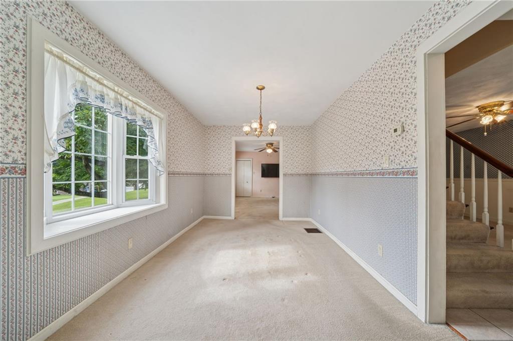 216 Francis Road Pittsburgh, PA 15239 - Photo 8 of 36 dining room
