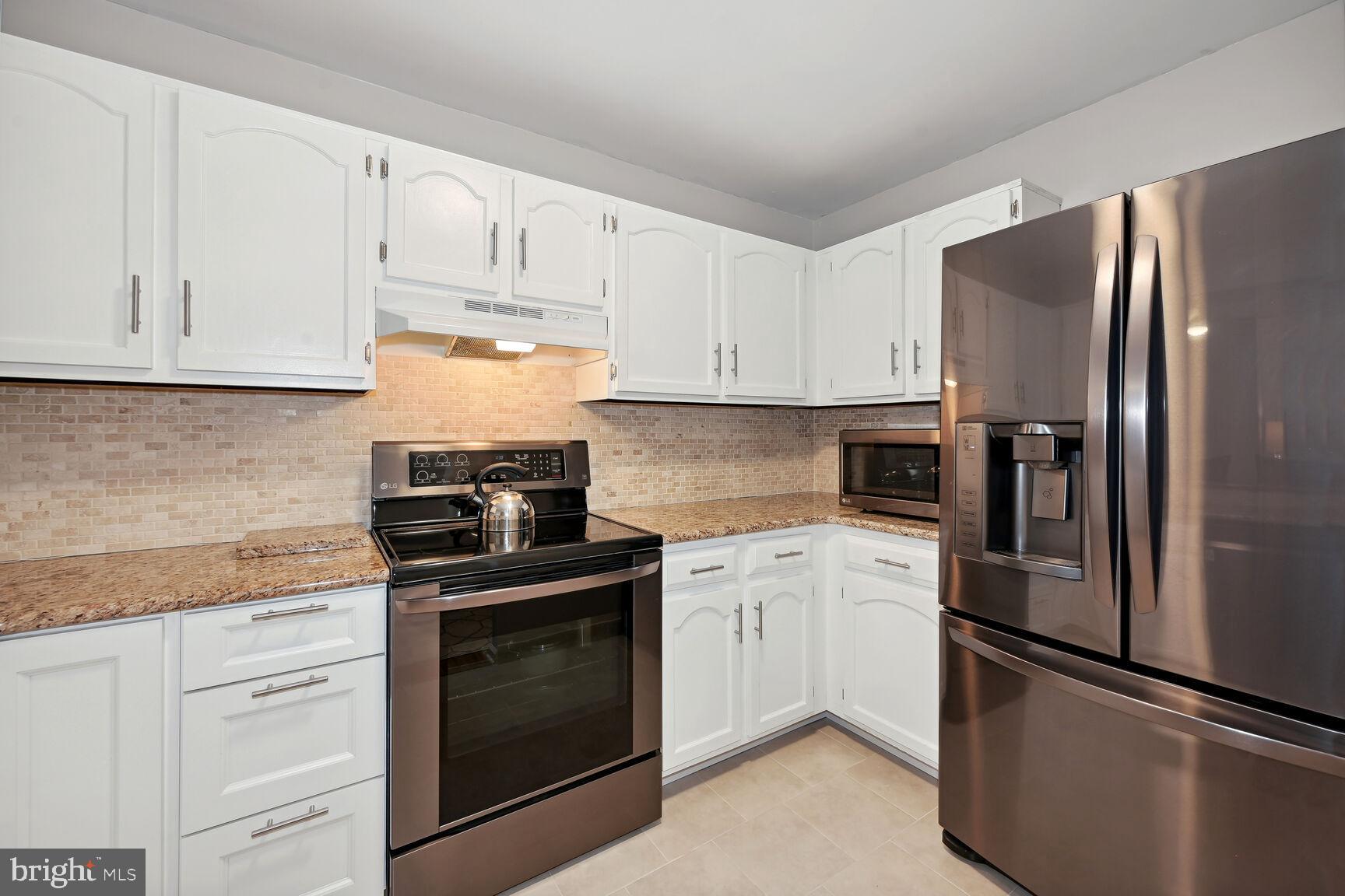 25 South Church Road, Unit 167 Maple Shade, NJ 08052 - Photo 3 of 27 Granite Countertops