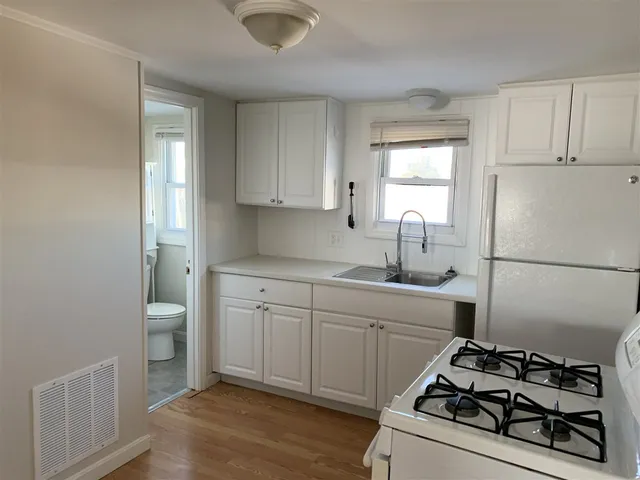 $1,850 | 12 Jones Avenue, Unit 5, Hampton, NH 03842