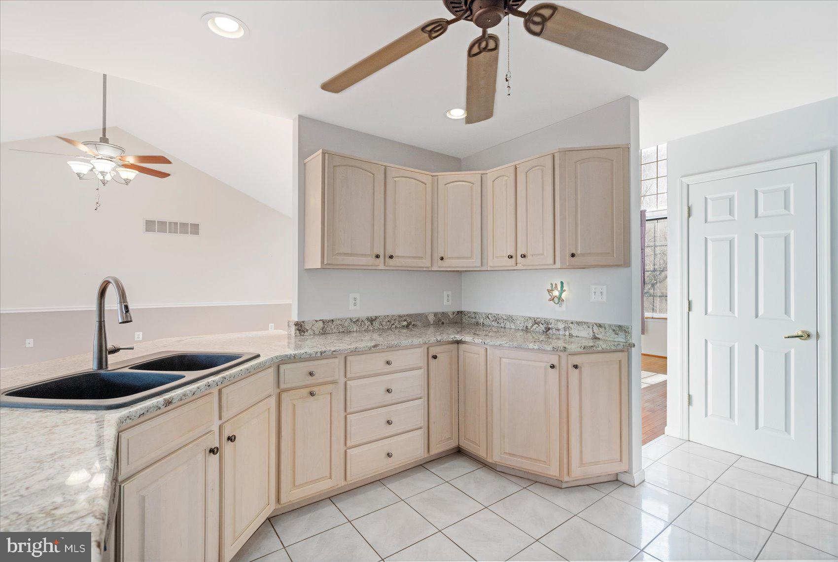 2112 Holly Neck Road Baltimore, MD 21221 - Photo 11 of 40 Kitchen