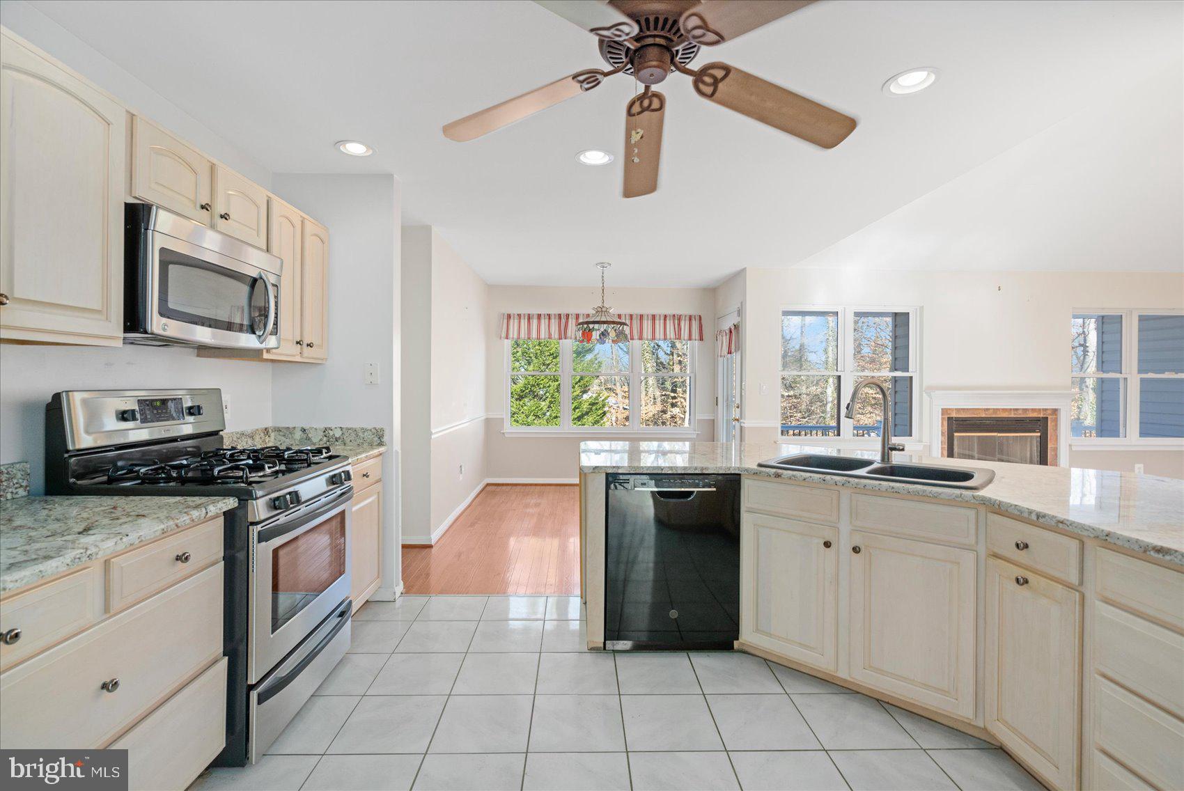2112 Holly Neck Road Baltimore, MD 21221 - Photo 12 of 40 Kitchen