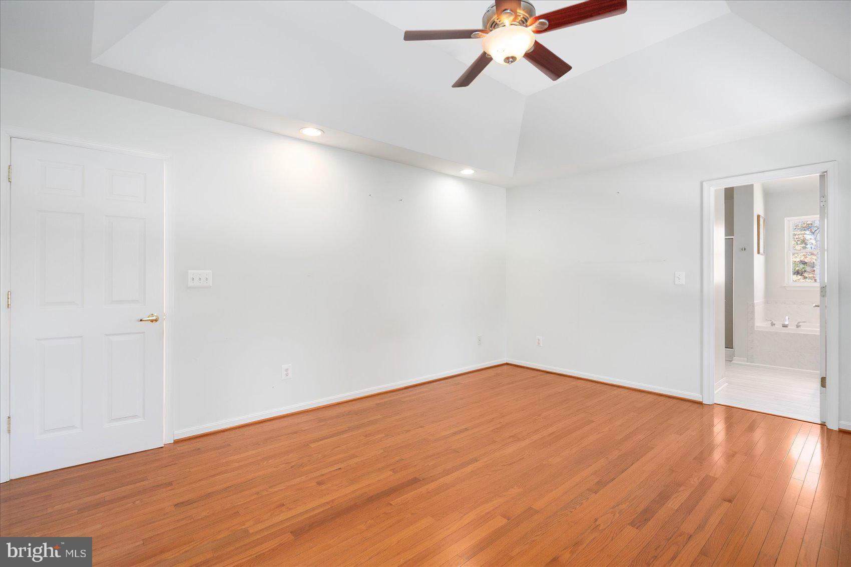 2112 Holly Neck Road Baltimore, MD 21221 - Photo 20 of 40 Primary Bedroom