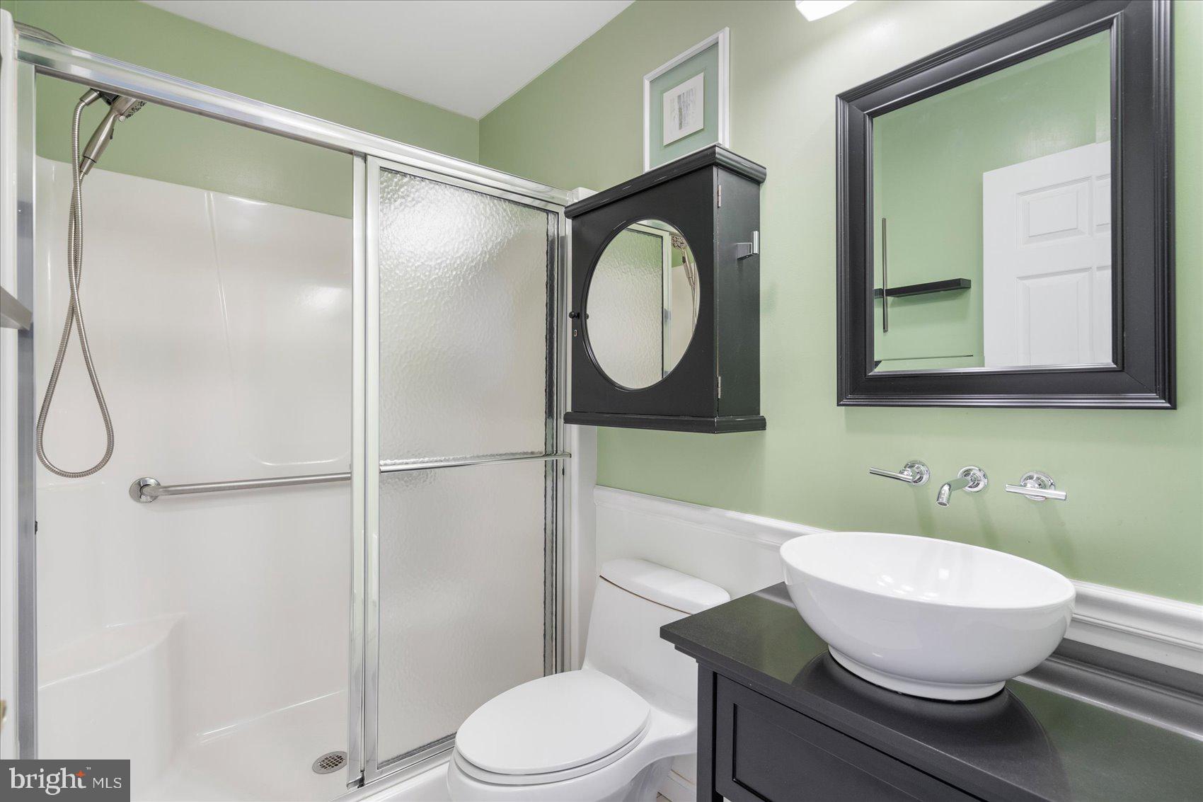 2112 Holly Neck Road Baltimore, MD 21221 - Photo 28 of 40 Full Bath Main Level