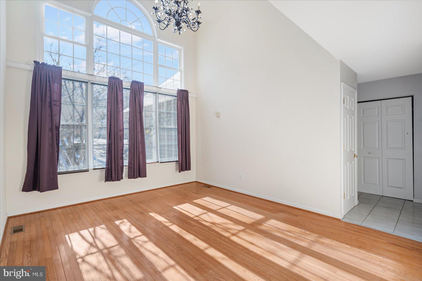 2112 Holly Neck Road Baltimore, MD 21221 - Photo 5 of 40 Two Story Dining Rom