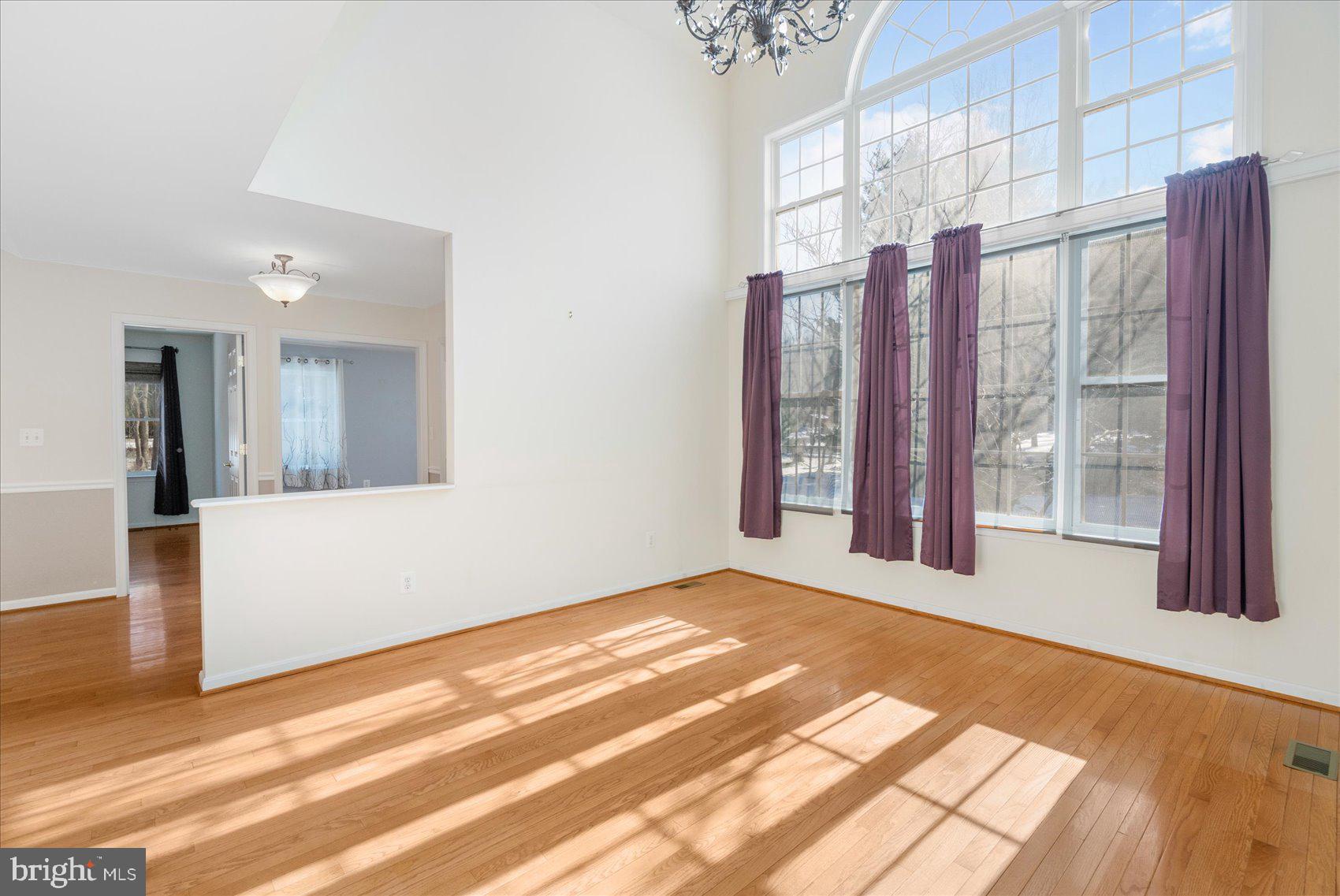 2112 Holly Neck Road Baltimore, MD 21221 - Photo 6 of 40 Two Story Dining Rom