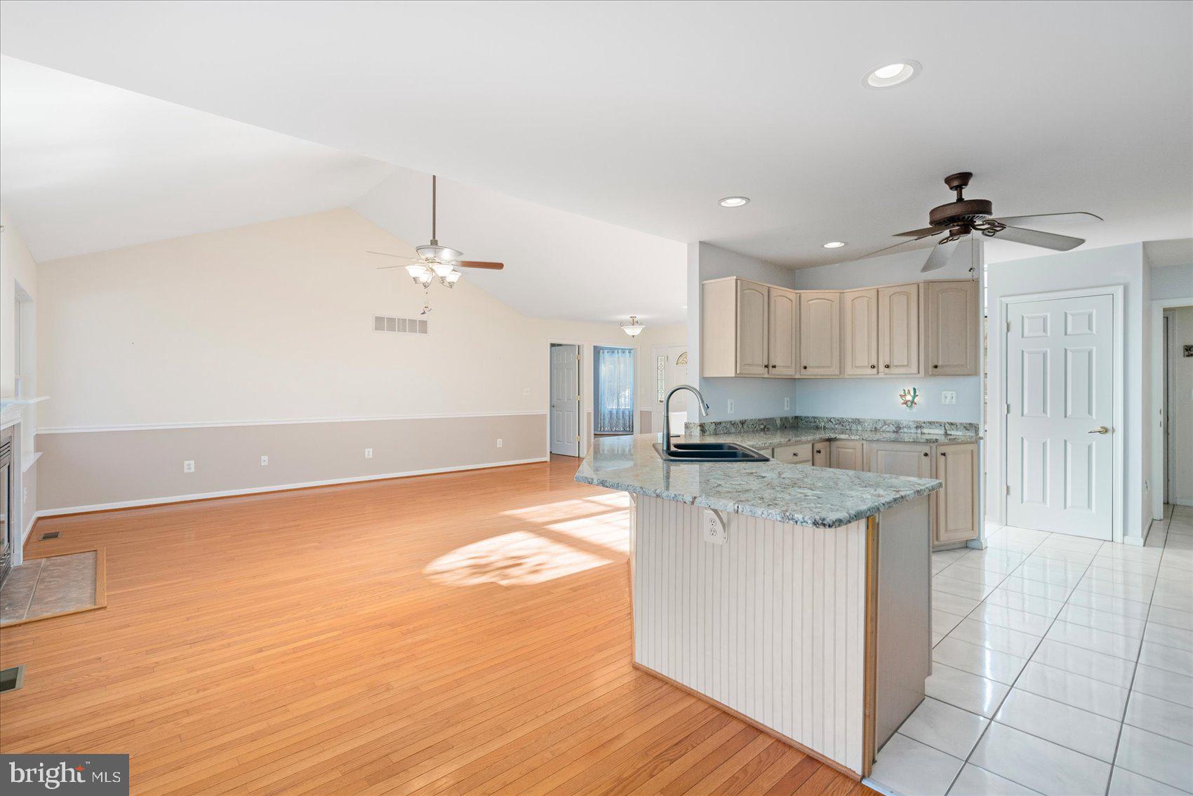 2112 Holly Neck Road Baltimore, MD 21221 - Photo 8 of 40 Kitchen