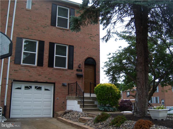 215 Greendale Road Philadelphia, PA 19154 - Photo 2 of 13