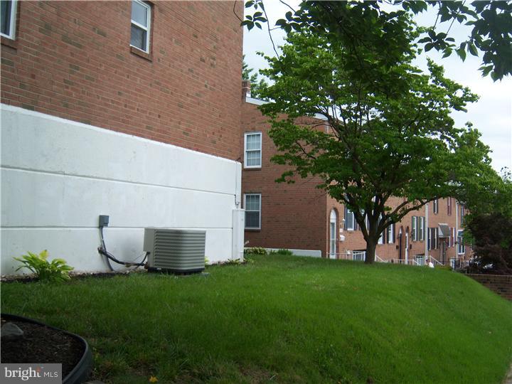 215 Greendale Road Philadelphia, PA 19154 - Photo 3 of 13
