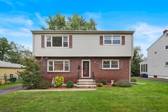 $2,800 | 12 Stanchak Court, Unit 2, Clifton, NJ 07014