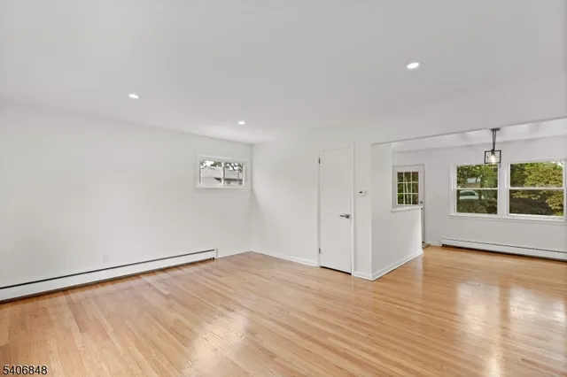 $2,800 | 12 Stanchak Court, Unit 2, Clifton, NJ 07014