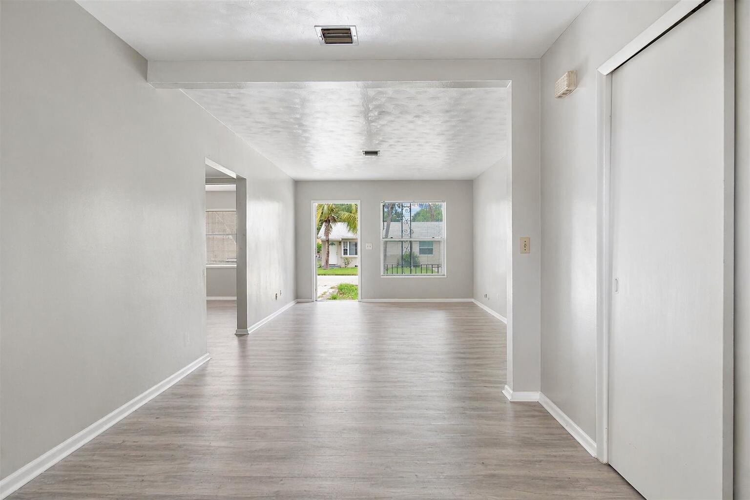 131 West 35th Street, Unit 1 Riviera Beach, FL 33404 - Photo 2 of 7 837232AC-F5BF-45AE-BBE0-66EE609E2795