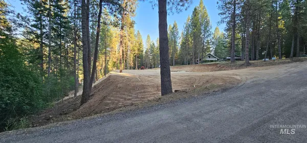 $699,900 | 2 Valley High Road, Garden Valley, ID 83622