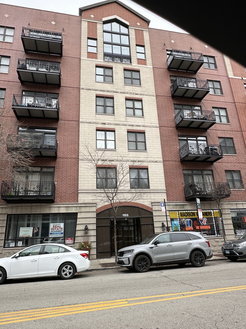 1155 West Madison Street, Unit 210 Chicago, IL 60607 - Photo 1 of 12
