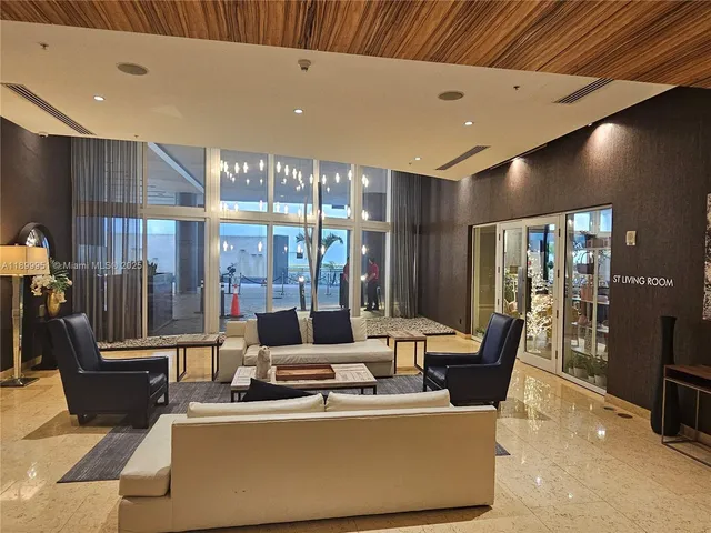 $609,900 | 60 Southwest 13th Street, Unit 1900, Miami, FL 33130