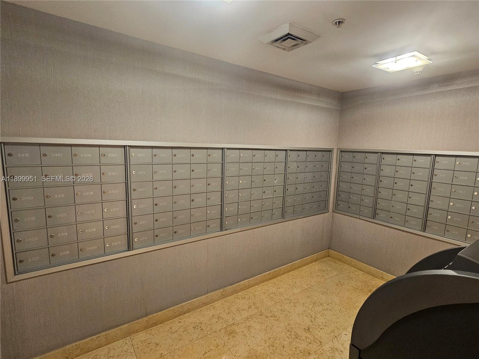 60 Southwest 13th Street, Unit 1900 Miami, FL 33130 - Photo 74 of 96 a bathroom with a bathtub and shower