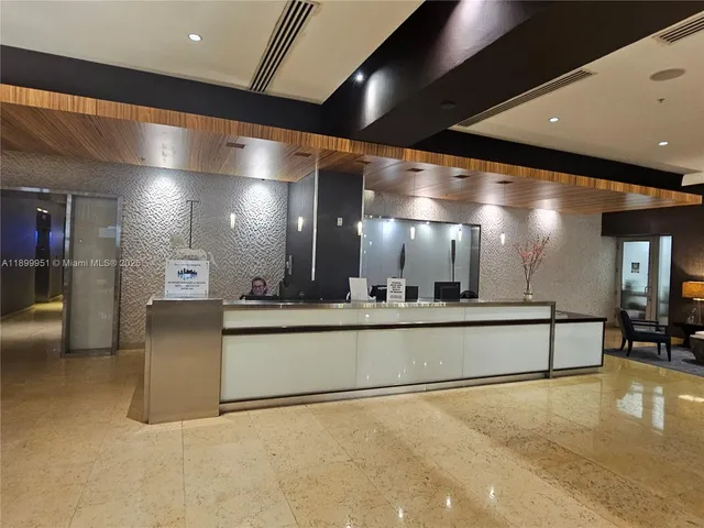 $609,900 | 60 Southwest 13th Street, Unit 1900, Miami, FL 33130