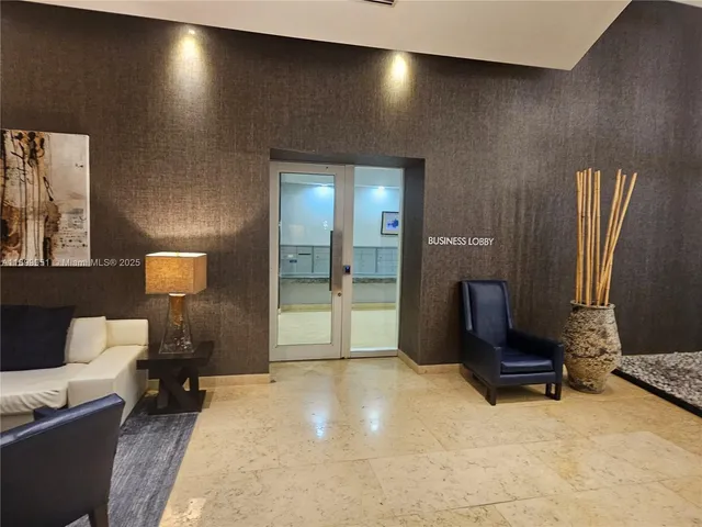 $609,900 | 60 Southwest 13th Street, Unit 1900, Miami, FL 33130