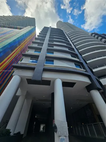 $609,900 | 60 Southwest 13th Street, Unit 1900, Miami, FL 33130