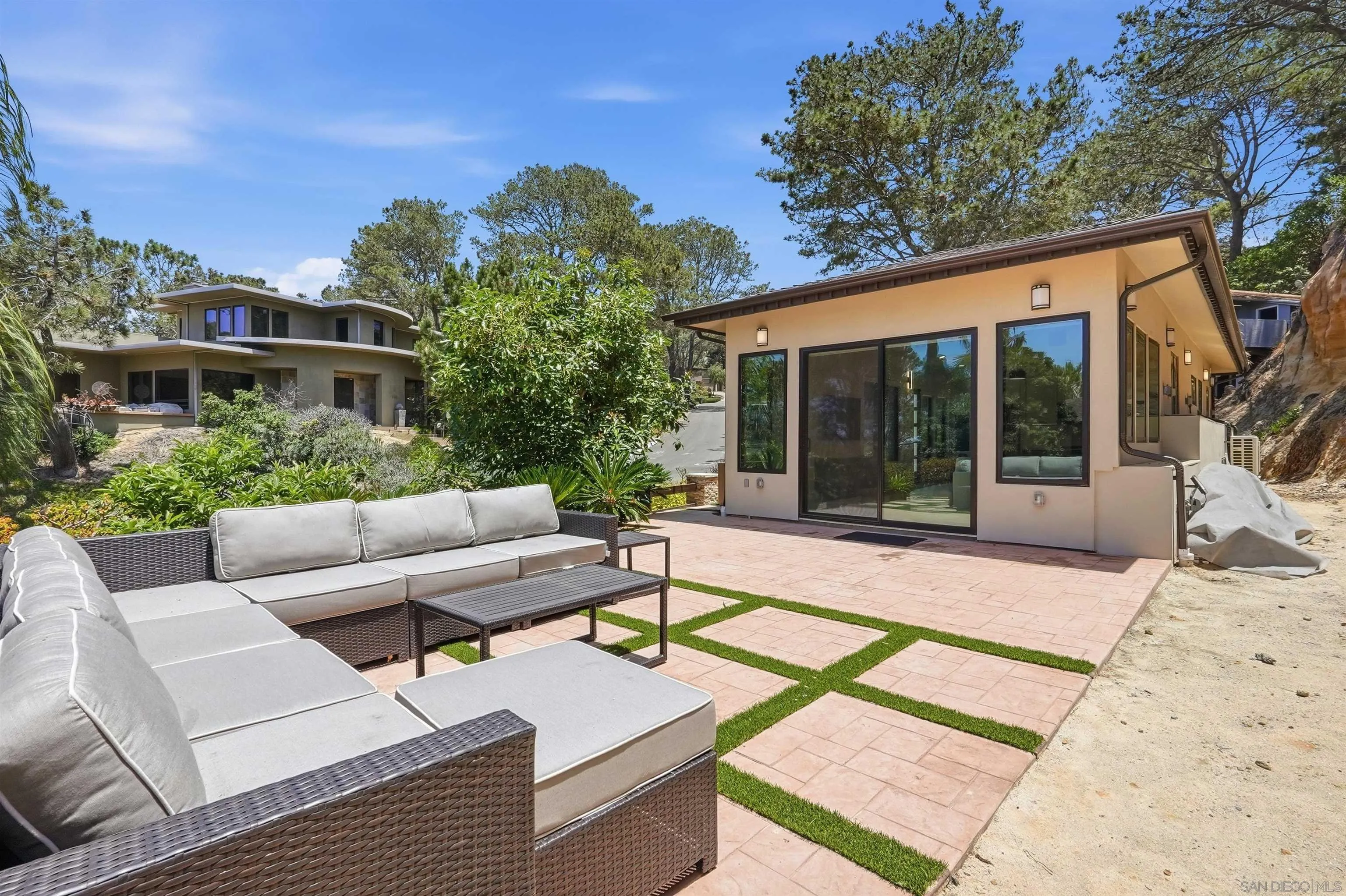 341 Hidden Pines Road Del Mar, CA 92014 - Photo 13 of 22