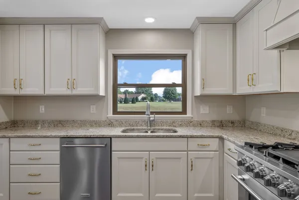 $439,900 | 1345 Shallow Lake Circle, Hopkinsville, KY 42240
