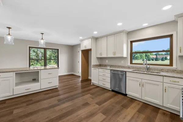 $439,900 | 1345 Shallow Lake Circle, Hopkinsville, KY 42240