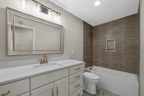 $439,900 | 1345 Shallow Lake Circle, Hopkinsville, KY 42240