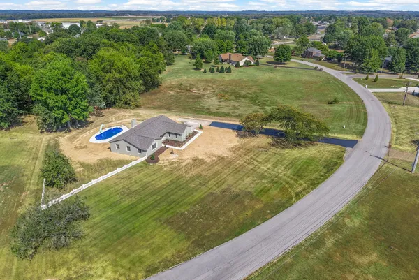 $439,900 | 1345 Shallow Lake Circle, Hopkinsville, KY 42240