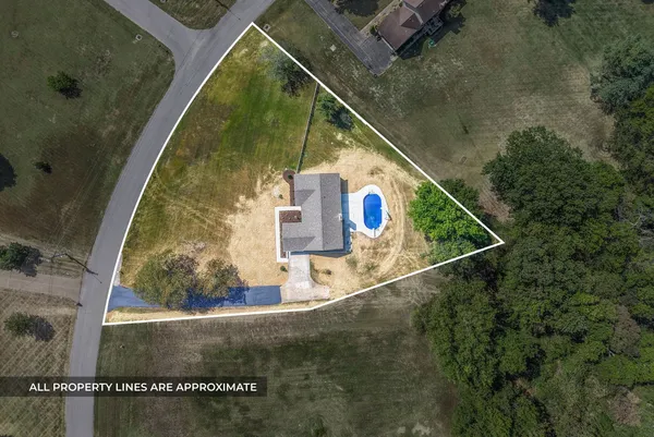 $439,900 | 1345 Shallow Lake Circle, Hopkinsville, KY 42240