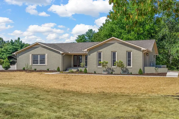 $439,900 | 1345 Shallow Lake Circle, Hopkinsville, KY 42240