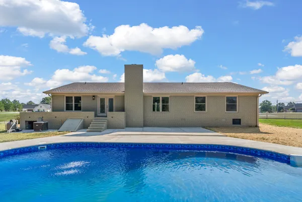 $439,900 | 1345 Shallow Lake Circle, Hopkinsville, KY 42240