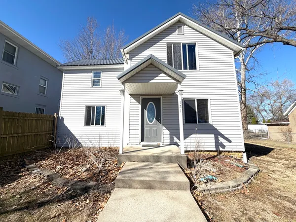 $128,900 | 121 South Merrill Street, Preston, IA 52069