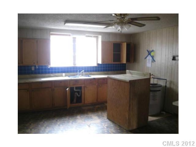 2942 Gates Road Lincolnton, NC 28092 - Photo 3 of 10 Gallery Image 3