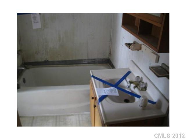 2942 Gates Road Lincolnton, NC 28092 - Photo 9 of 10 Gallery Image 9
