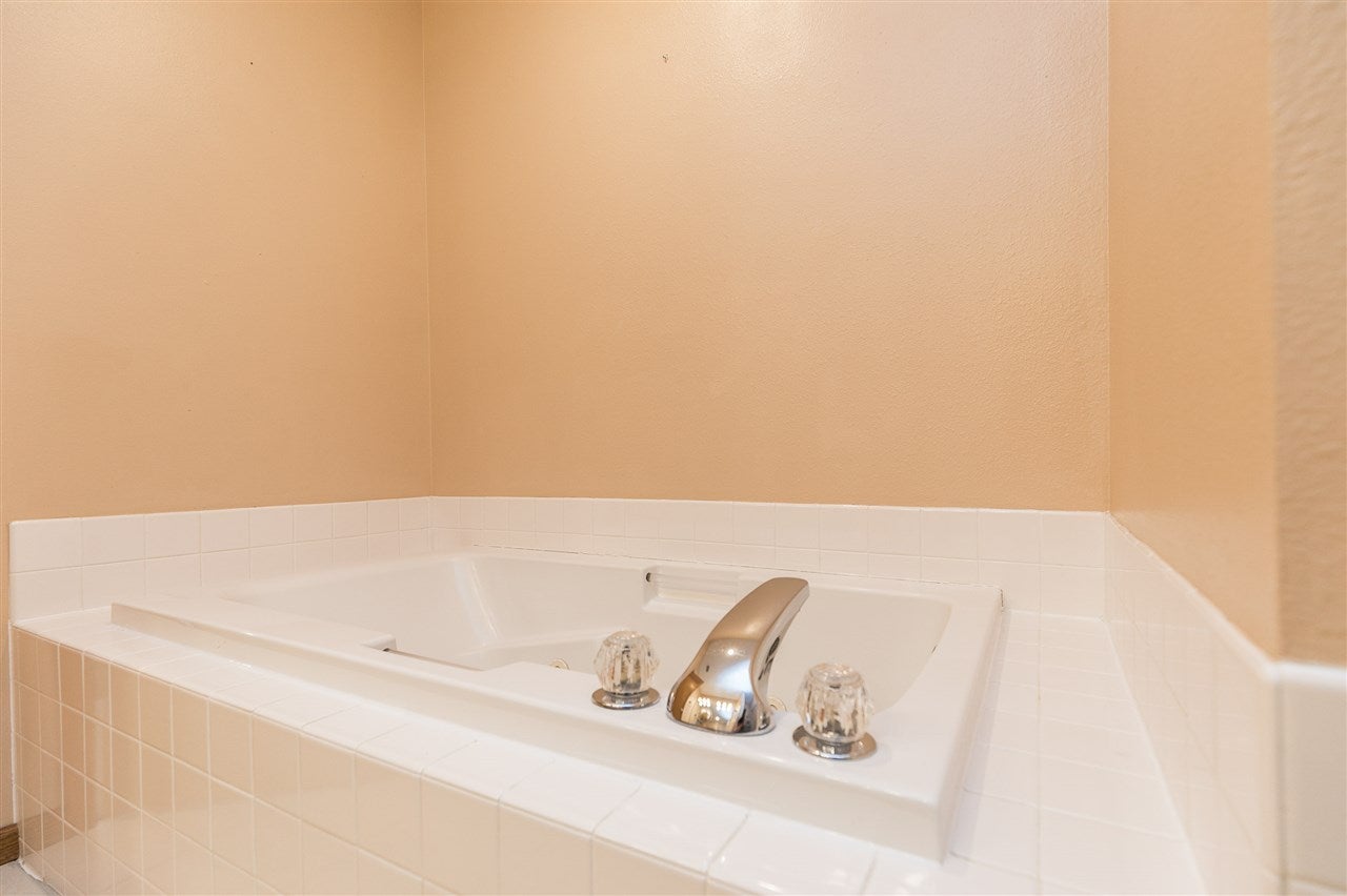 370 Brougham Road Robins, IA 52328 - Photo 24 of 39 Gallery Image 24