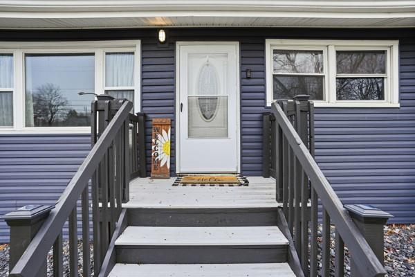 733 Mercer Road Beaver Falls, PA 15010 - Photo 4 of 44