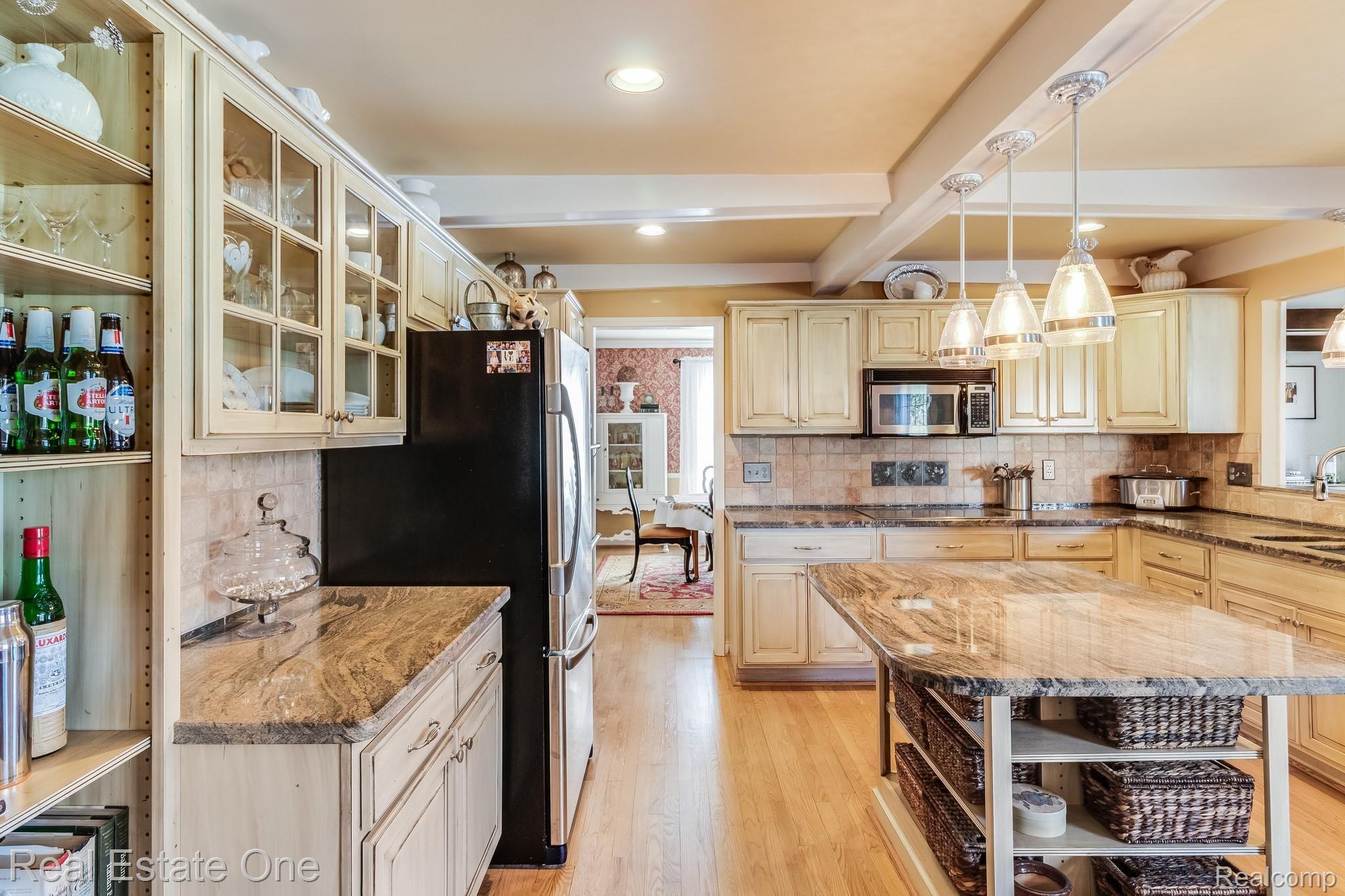 35949 Congress Road Farmington, MI 48335 - Photo 11 of 47 IMG_0176.jpg