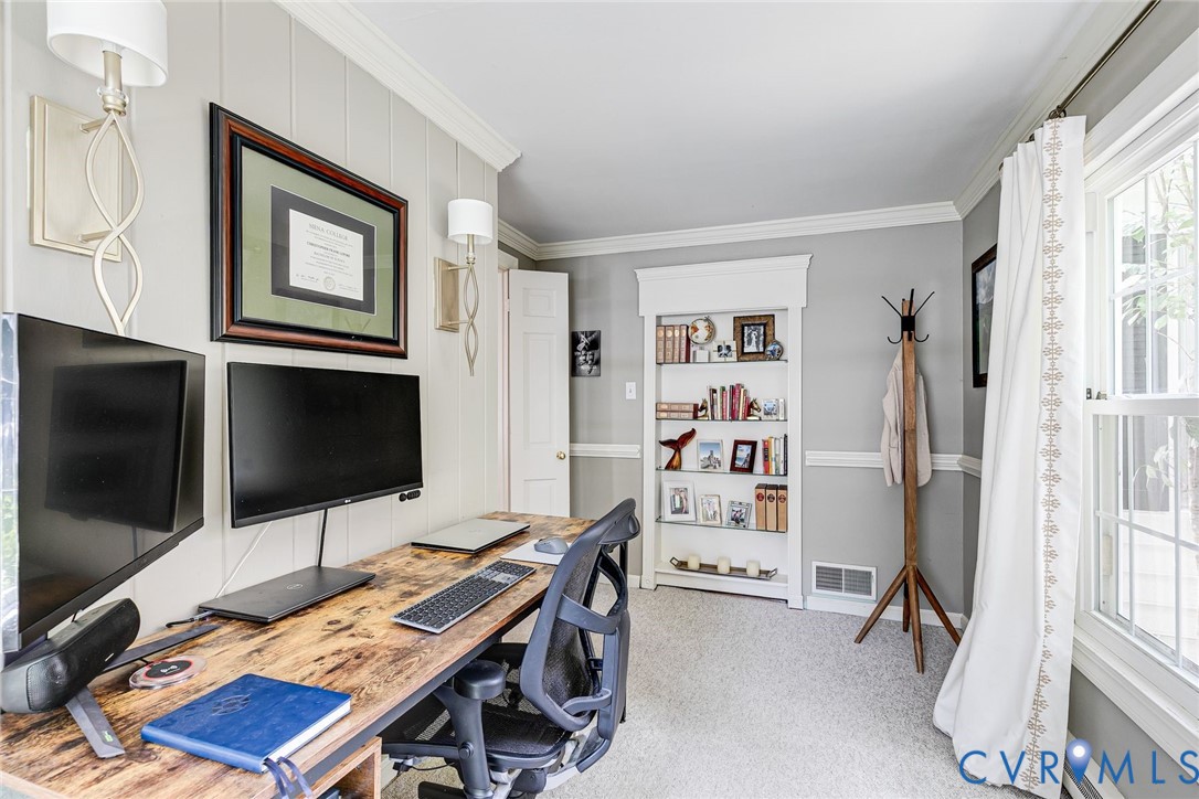 7706 Stuart Hall Road Henrico, VA 23229 - Photo 24 of 50 Built-in bookcases, carpet