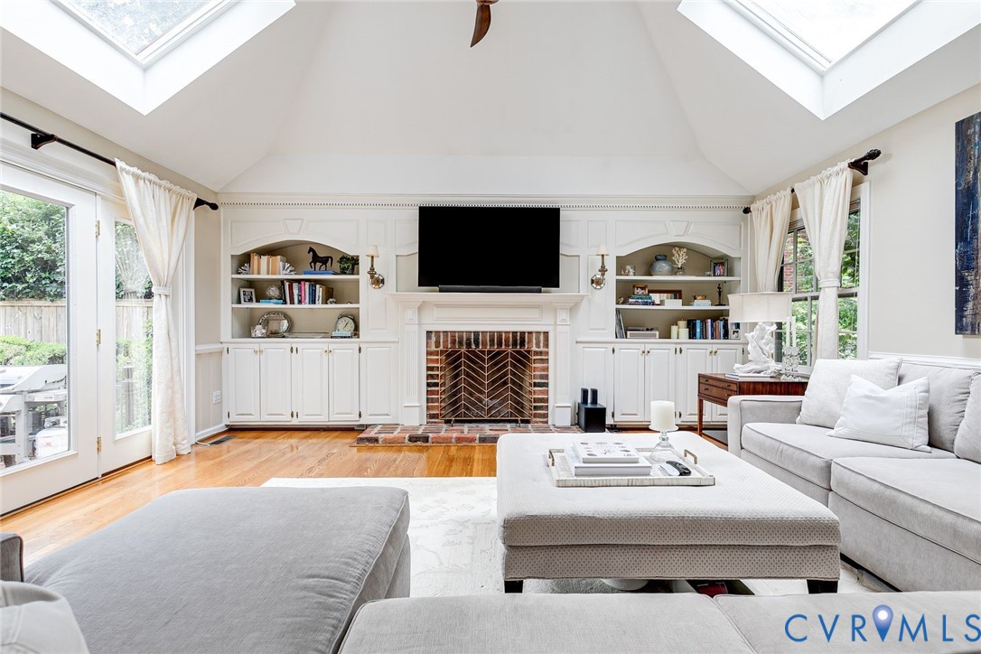 7706 Stuart Hall Road Henrico, VA 23229 - Photo 7 of 50 Spacious family room filled with light
