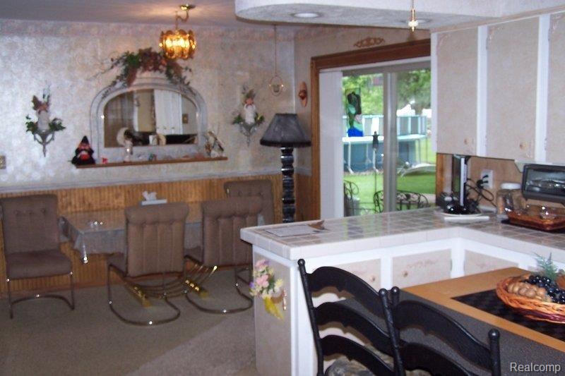 67275 Wolcott Road Ray, MI 48096 - Photo 4 of 18 100_8063 (800x533).jpg