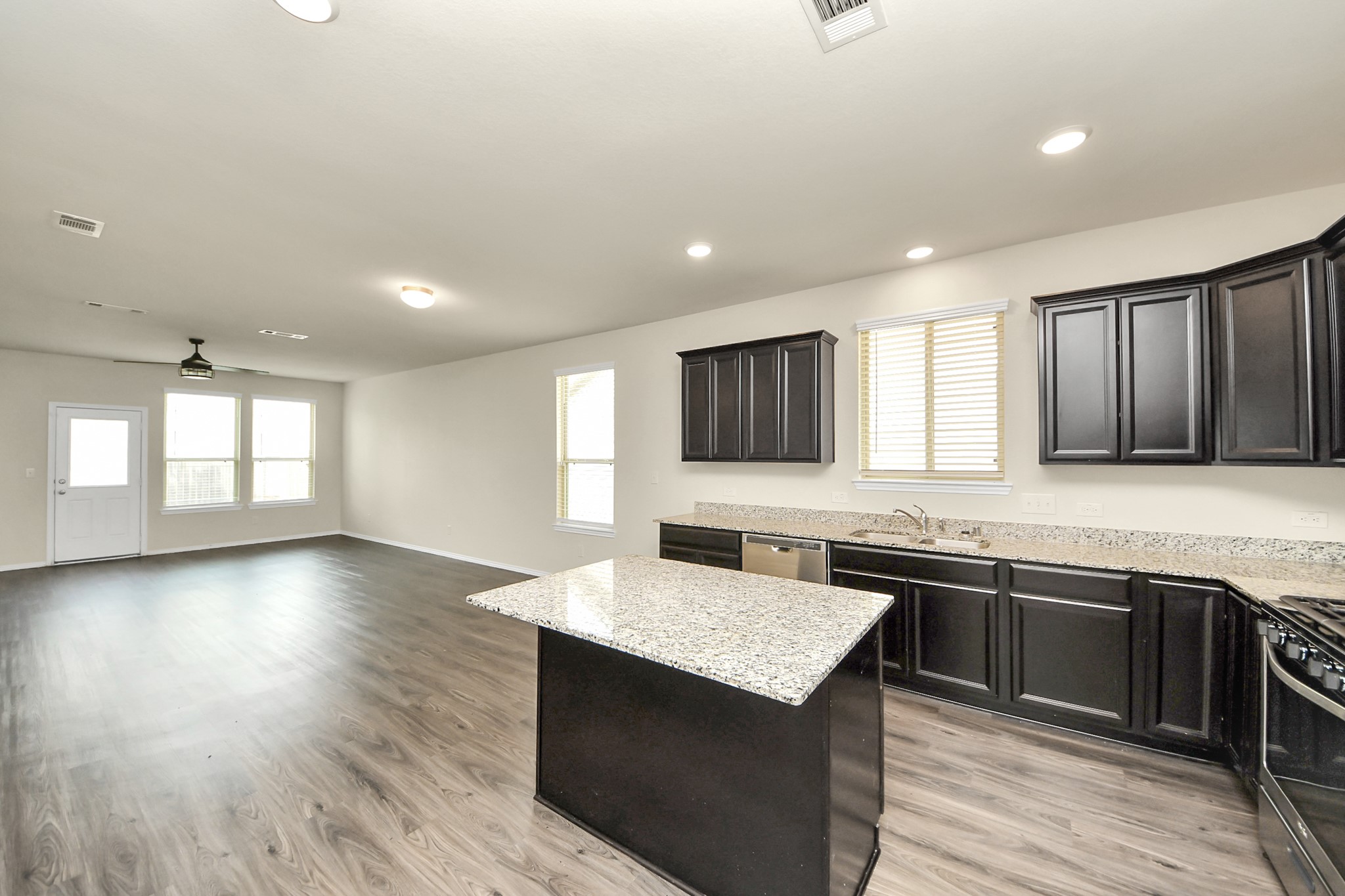 4252 Pine Still Road Conroe, TX 77304 - Photo 14 of 28 Gallery Image 14